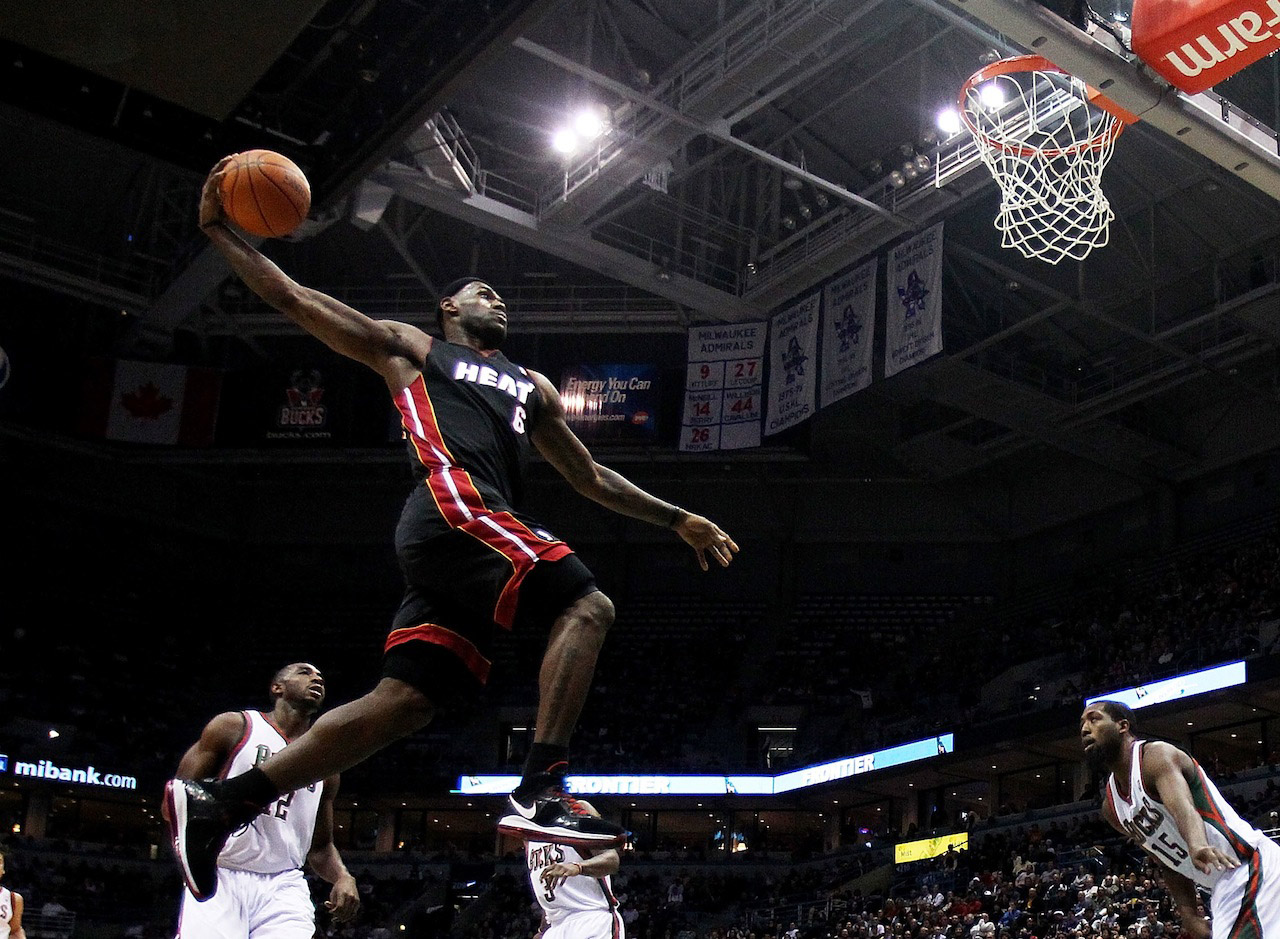 1280X939 Lebron James Is Dunking - D Wade Lebron Dunk - 1280x939 - Download...