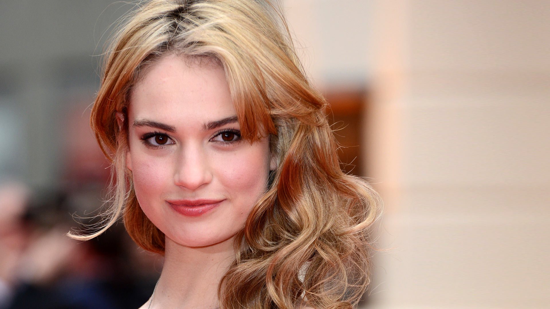 Lily James Hot Wallpapers.